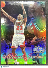 1927 1998-99 Fleer Showcase Michael Jordan #7 Holographic Showstopper